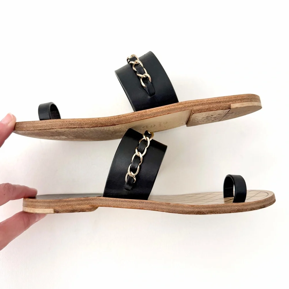 CHANEL | Chain CC Toe Ring Sandals Black Leather Flats EU 40 - Picture 14 of 16
